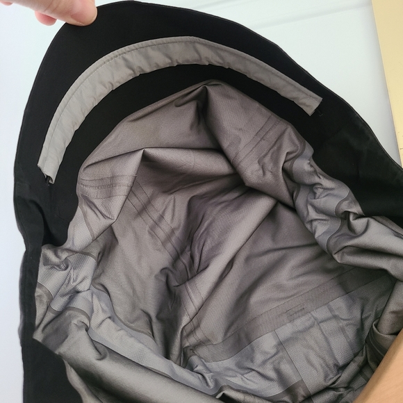 Arcteryx Women’s Imber Gore Tex Coat - Picture 7 of 11